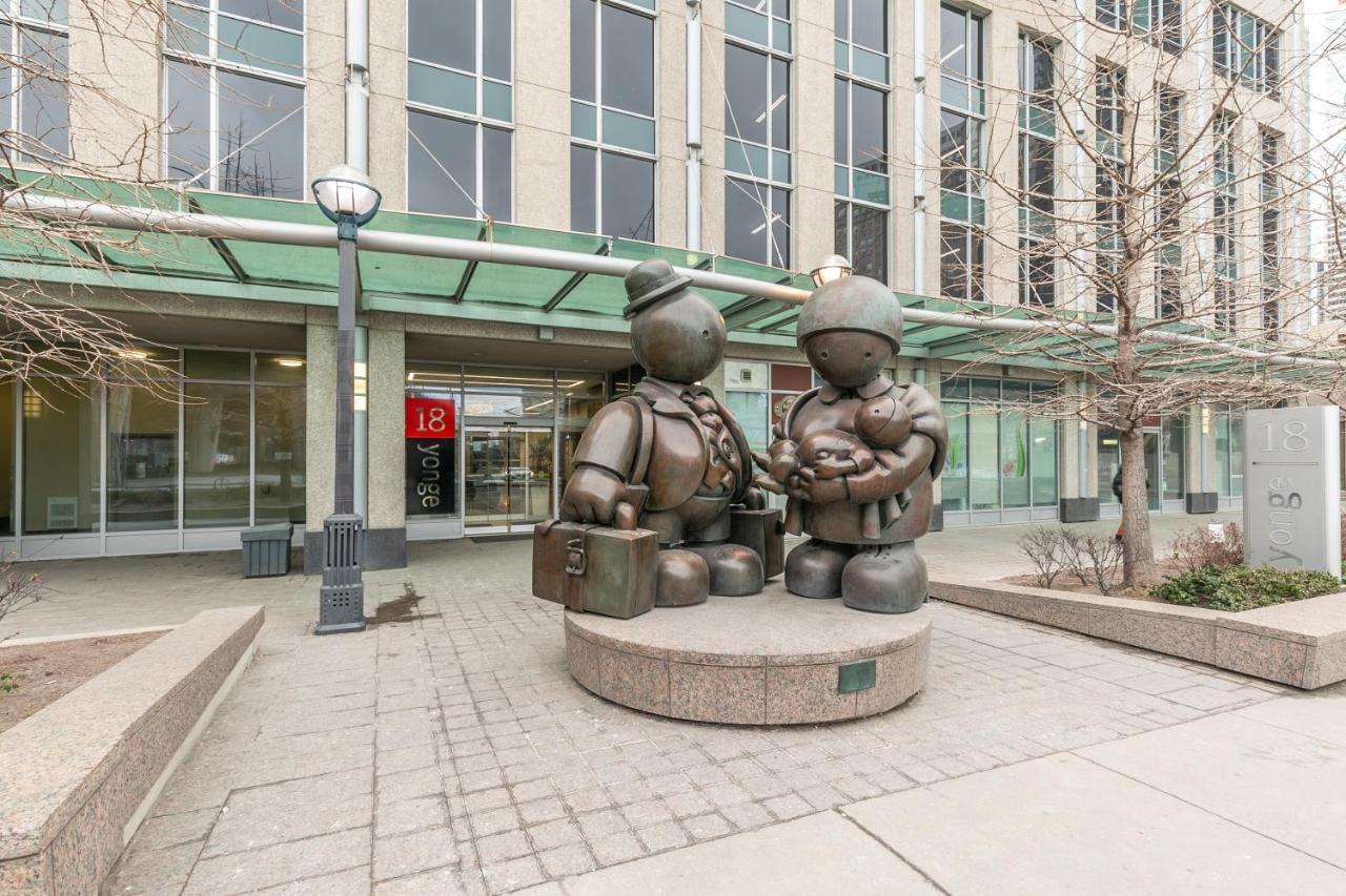 Globalstay Yonge St Condos Toronto Exterior foto